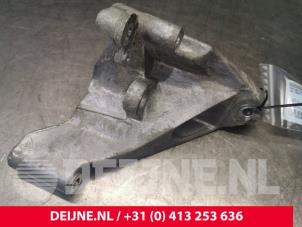 Gebruikte Motorsteun Volkswagen Crafter 2.5 TDI 30/35/50 Prijs € 30,25 Inclusief btw aangeboden door van Deijne Onderdelen Uden B.V.