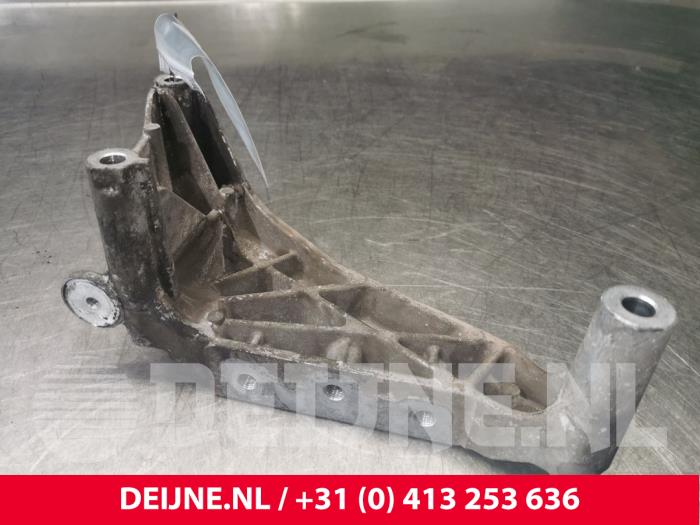Volkswagen Transporter Motorsteun O157363