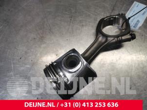 Mitsubishi Canter Zuiger O157881 foto 2