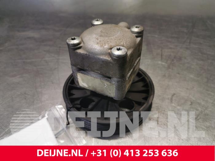 Gebruikte Servopomp Volvo V40 (VW) 2.0 16V Prijs € 75,00 Margeregeling aangeboden door van Deijne Onderdelen Uden B.V.