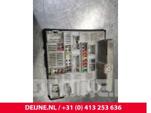 Renault Master Zekeringkast O157953 foto 2