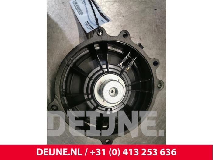 Gebruikte Luidspreker Tesla Model 3 Long Range, Performance AWD Prijs € 30,25 Inclusief btw aangeboden door van Deijne Onderdelen Uden B.V.