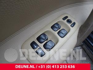 Gebruikte Ruit schakelaar elektrisch Volvo S60 I (RS/HV) 2.0 T 20V Prijs op aanvraag aangeboden door van Deijne Onderdelen Uden B.V.