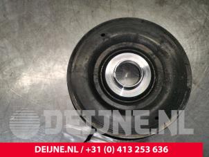 Opel Vivaro Crankshaft pulley O158120 photo 2