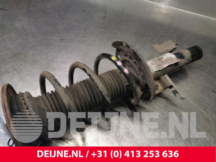 Volvo S60 Stoßdämpferstrebe rechts vorne O158176