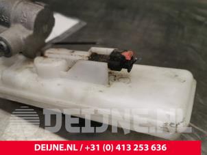 Tesla Model 3 Hoofdremcilinder O158540 foto 3