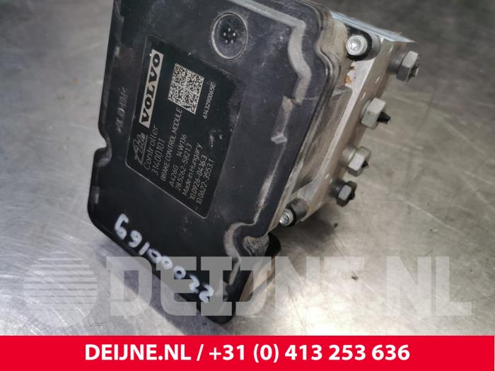 Gebruikte ABS Pomp Volvo XC60 I (DZ) 3.0 T6 24V AWD Prijs € 65,00 Margeregeling aangeboden door van Deijne Onderdelen Uden B.V.