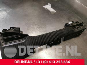 Gebruikte Dashboard sierlijst Tesla Model S 75D Prijs € 151,25 Inclusief btw aangeboden door van Deijne Onderdelen Uden B.V.