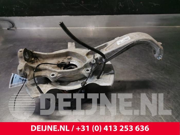 Tesla Model 3 Fusee rechts-voor O158639