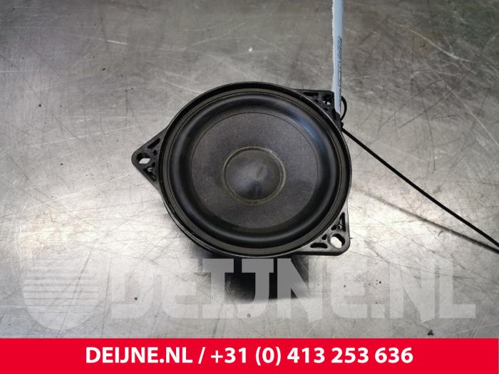 Tesla Model 3 Lautsprecher O158646