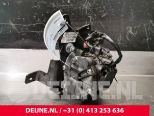 Gebruikte Vacuumpomp (Benzine) Volvo XC60 II (UZ) 2.0 T8 16V Hybrid AWD Prijs € 250,00 Margeregeling aangeboden door van Deijne Onderdelen Uden B.V.