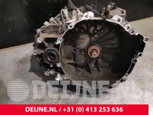 Gebruikte Versnellingsbak Volvo V40 (MV) Prijs € 500,00 Margeregeling aangeboden door van Deijne Onderdelen Uden B.V.