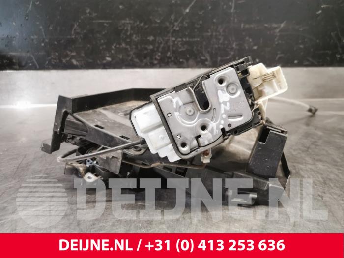 Volvo V40 Door lock mechanism 4-door, front left O158831