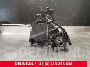 Volvo V40 Door lock mechanism 4-door, front left O158831 photo 2