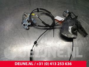 Renault Trafic Sliding door lock mechanism, left O158934 photo 3
