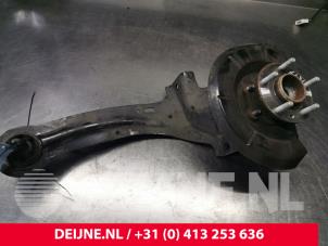 Gebruikte Fusee rechts-achter Volvo V40 Prijs € 68,00 Margeregeling aangeboden door van Deijne Onderdelen Uden B.V.