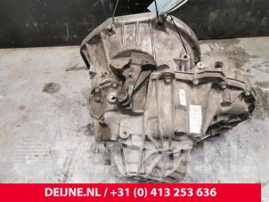 Opel Movano Versnellingsbak O159413 foto 4
