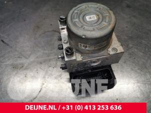 Renault Trafic ABS pump O159524 photo 3