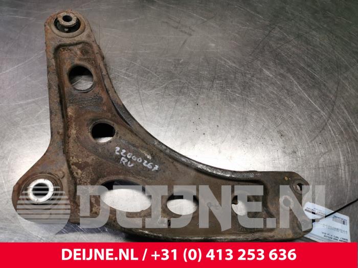 Renault Trafic Querlenker unten rechts vorne O159624