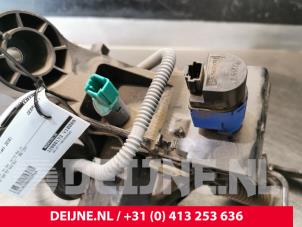 Opel Vivaro Koppelingspedaal O159784 foto 2