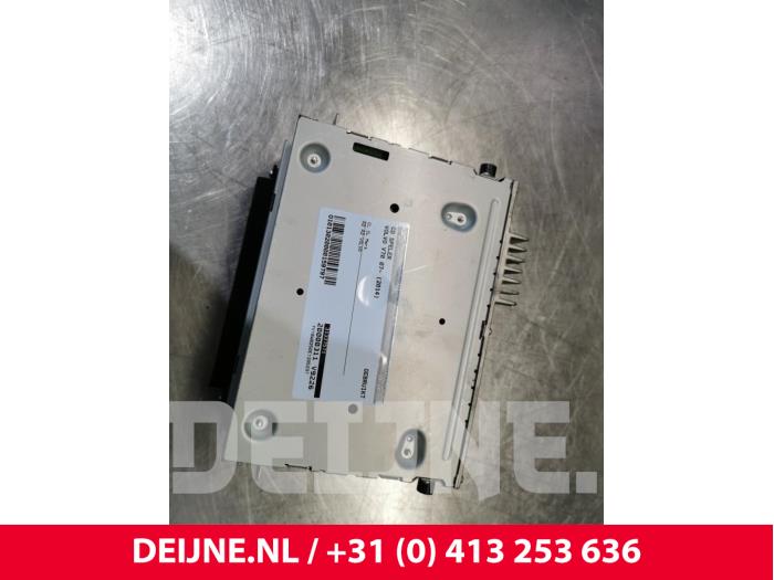 Volvo V70 CD player O159797