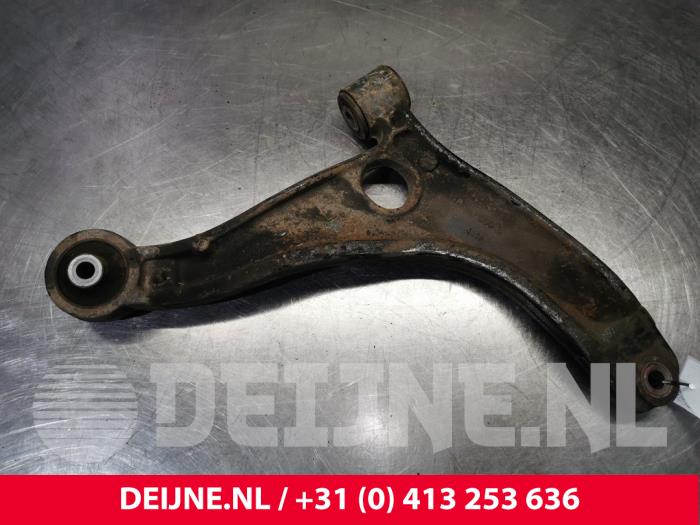 Opel Movano Draagarm onder links-voor O159821