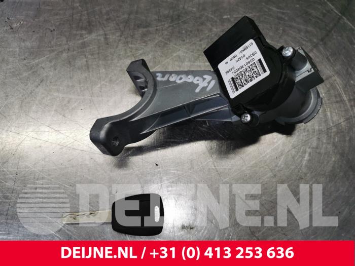 Iveco New Daily Kontaktslot+Sleutel O159832