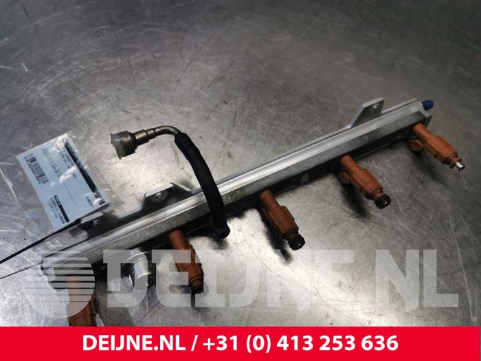 Gebruikte Verstuiver brug Volvo XC70 (SZ) XC70 2.4 T 20V Prijs € 75,00 Margeregeling aangeboden door van Deijne Onderdelen Uden B.V.