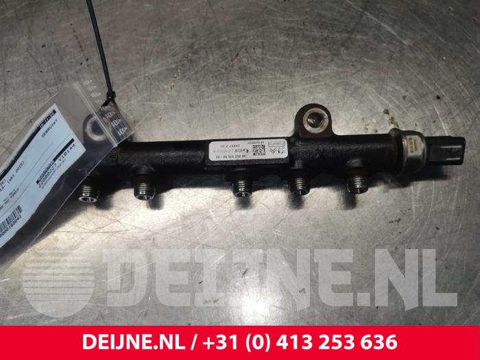 Gebruikte Common rail (Injectie) Ford Transit Connect (PJ2) 1.6 TDCi 16V 75 Prijs € 48,40 Inclusief btw aangeboden door van Deijne Onderdelen Uden B.V.