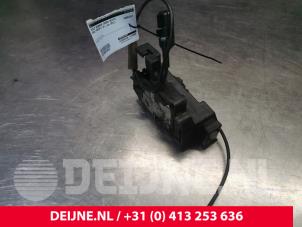 Gebruikte Deurslot Mechaniek 2Deurs rechts Renault Master IV (FV) 2.3 dCi 125 16V FWD Prijs € 96,80 Inclusief btw aangeboden door van Deijne Onderdelen Uden B.V.