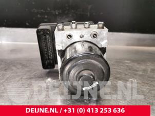 Volkswagen Transporter ABS Pomp O160525 foto 3