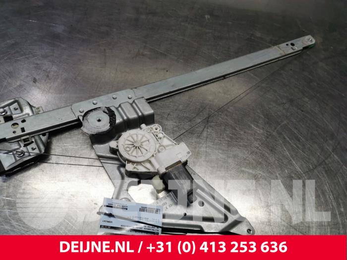 Volkswagen Crafter Ruitmechaniek 2Deurs rechts-voor O160592