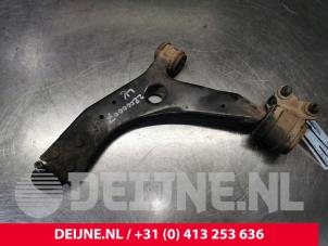 Volvo V50 Front lower wishbone, left O160713 photo 2