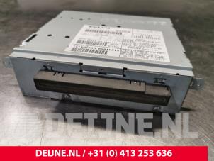 Volvo XC90 CD Speler O160787 foto 3