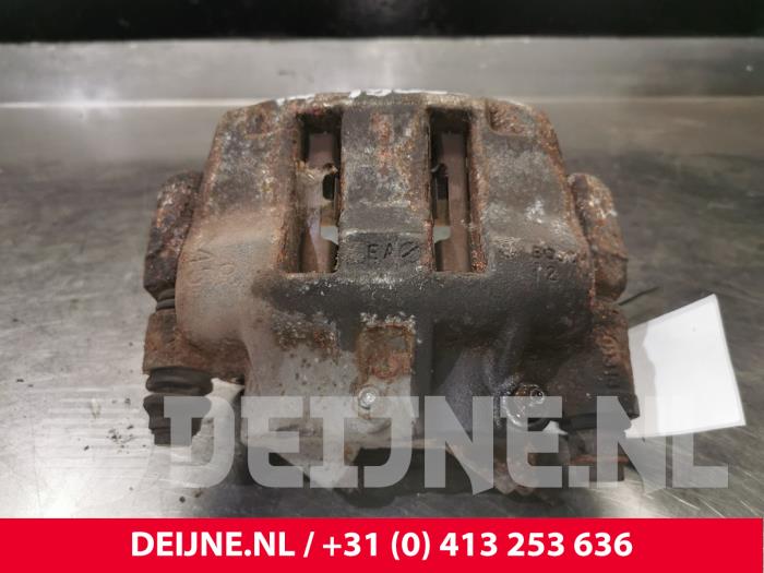 Nissan Interstar Bremszange rechts vorne O160924