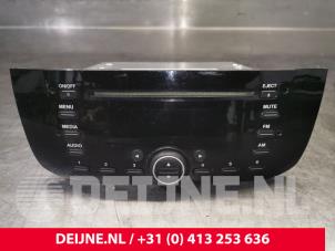 Gebruikte Radio/CD Speler (diversen) Fiat Punto Evo (199) 1.3 JTD Multijet 85 16V Euro 5 Prijs € 50,00 Margeregeling aangeboden door van Deijne Onderdelen Uden B.V.