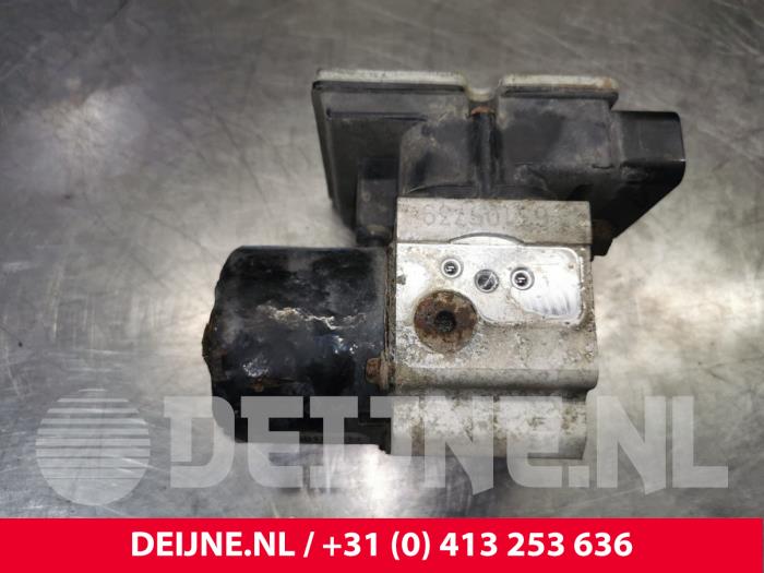 Gebruikte ABS Pomp Renault Trafic New (FL) 1.9 dCi 100 16V Prijs € 96,80 Inclusief btw aangeboden door van Deijne Onderdelen Uden B.V.