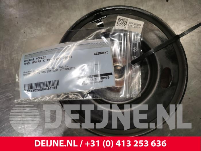 Gebruikte Poelie Krukas Opel Astra K 1.0 Turbo 12V Prijs € 50,00 Margeregeling aangeboden door van Deijne Onderdelen Uden B.V.