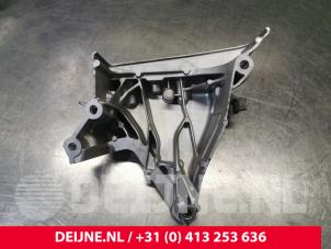 Volkswagen Golf Motorsteun O161404 foto 2