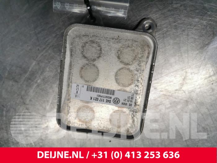 Gebruikte Oliekoeler Volkswagen Golf VIII (CD1) 1.5 eTSI 16V Prijs € 8,00 Margeregeling aangeboden door van Deijne Onderdelen Uden B.V.