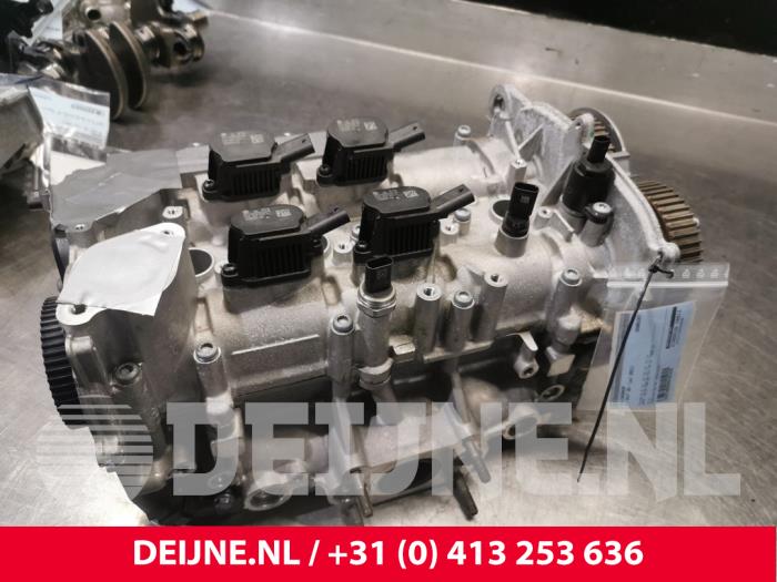 Gebruikte Cilinderkop Volkswagen Golf VIII (CD1) 1.5 eTSI 16V Prijs € 450,00 Margeregeling aangeboden door van Deijne Onderdelen Uden B.V.