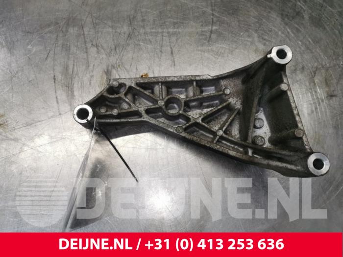 Volkswagen Transporter Motorsteun O161556