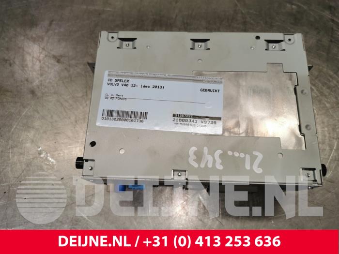 Volvo V40 CD player O161736