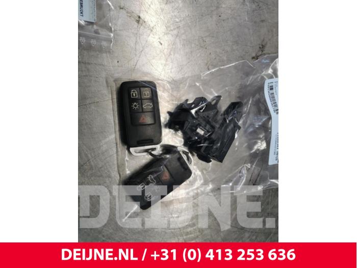 Volvo V40 Ignition lock + key O161740