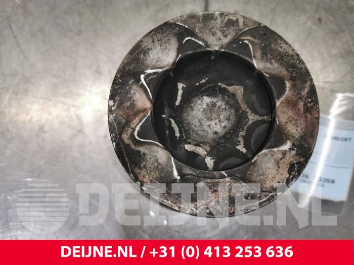 Zuiger van een Ford Transit 2.0 TDCi 16V Eco Blue 130 2019