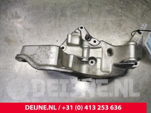 Gebruikte Motorsteun Volvo V60 I (FW/GW) 2.0 D3 16V Prijs € 25,00 Margeregeling aangeboden door van Deijne Onderdelen Uden B.V.