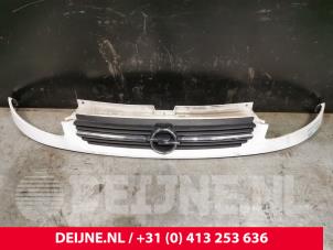 Gebruikte Grille Opel Vivaro 1.9 DTI 16V Prijs € 72,60 Inclusief btw aangeboden door van Deijne Onderdelen Uden B.V.