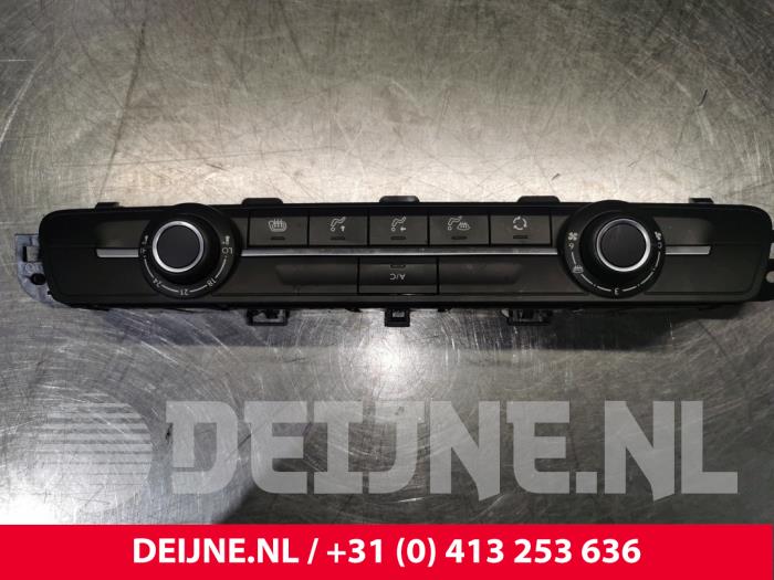 Toyota Pro-Ace Heater control panel O162149