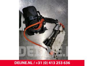 Volvo XC90 Charching port electric car O162206 photo 2