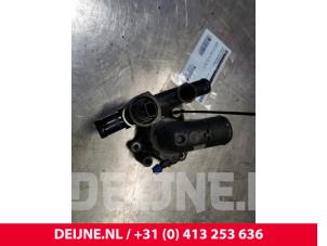 Nissan Primastar Thermostat housing O162317 photo 2